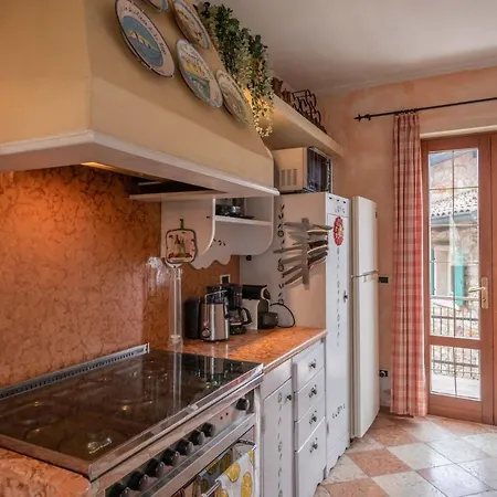 Villa Scala-panoramic House Caprino Veronese