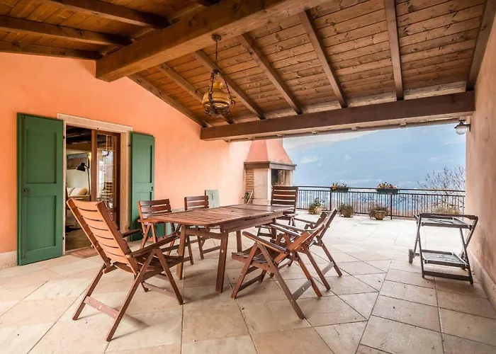 Scala-panoramic House Caprino Veronese