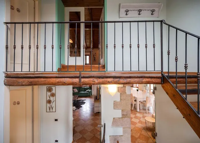 Villa Scala-panoramic House Caprino Veronese